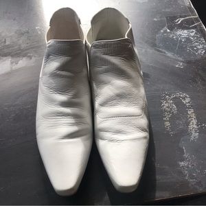 Vince white leather flat booties Sz 9.5